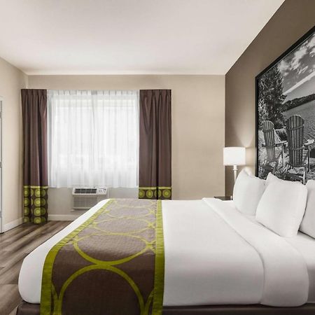Hotel Super 8 By Wyndham Sarnia On Extérieur photo