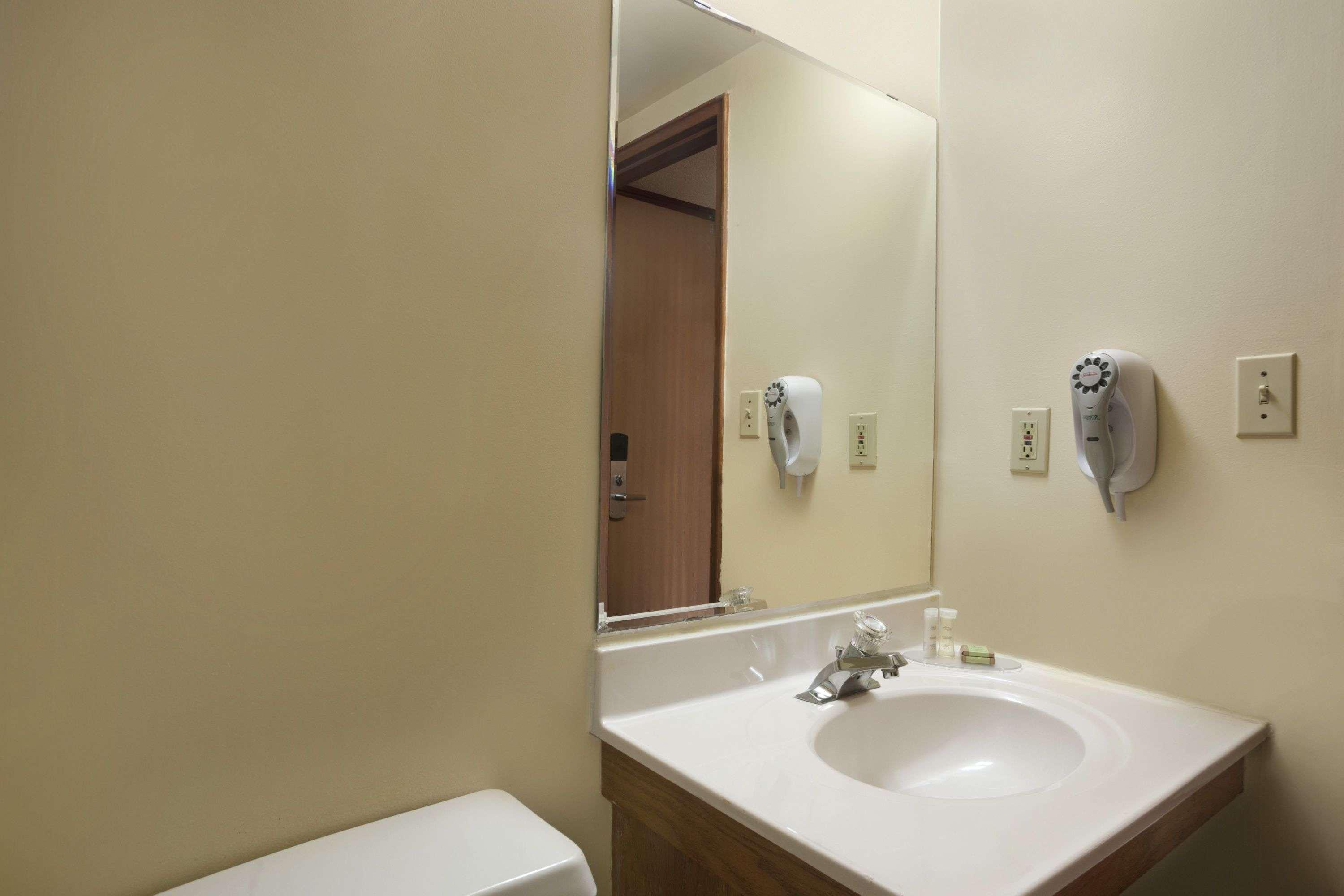 Hotel Super 8 By Wyndham Sarnia On Extérieur photo