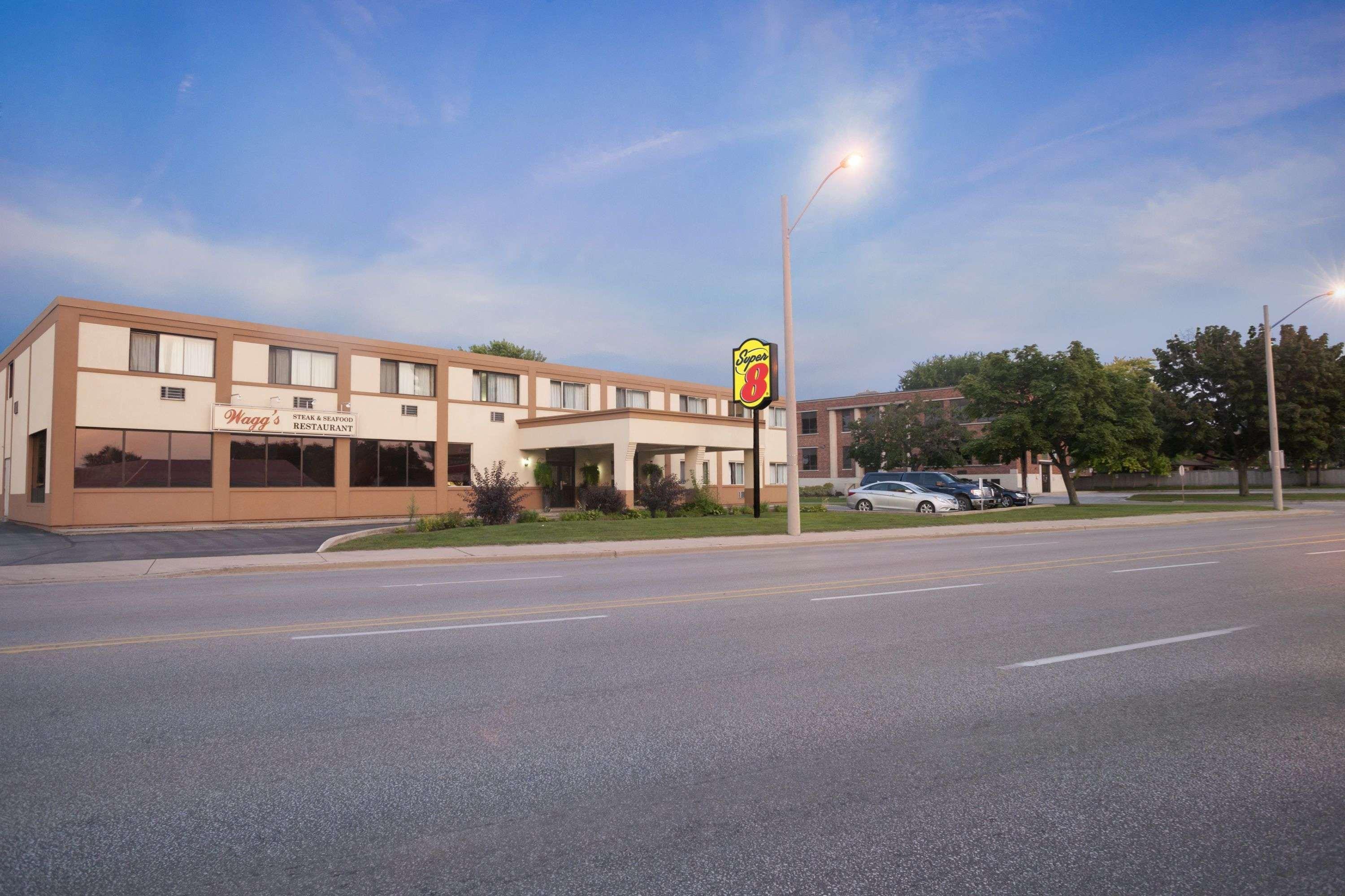 Hotel Super 8 By Wyndham Sarnia On Extérieur photo