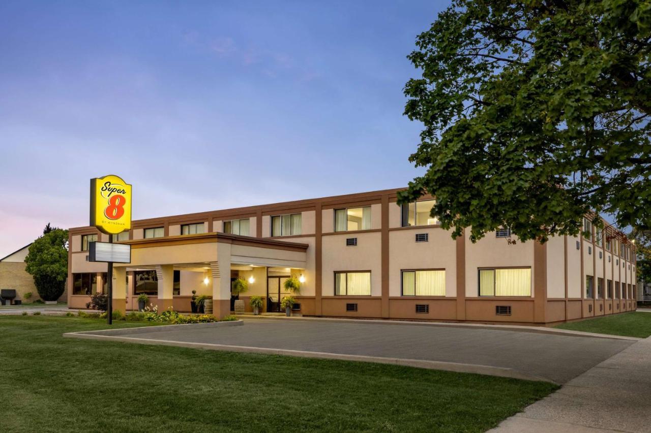 Hotel Super 8 By Wyndham Sarnia On Extérieur photo