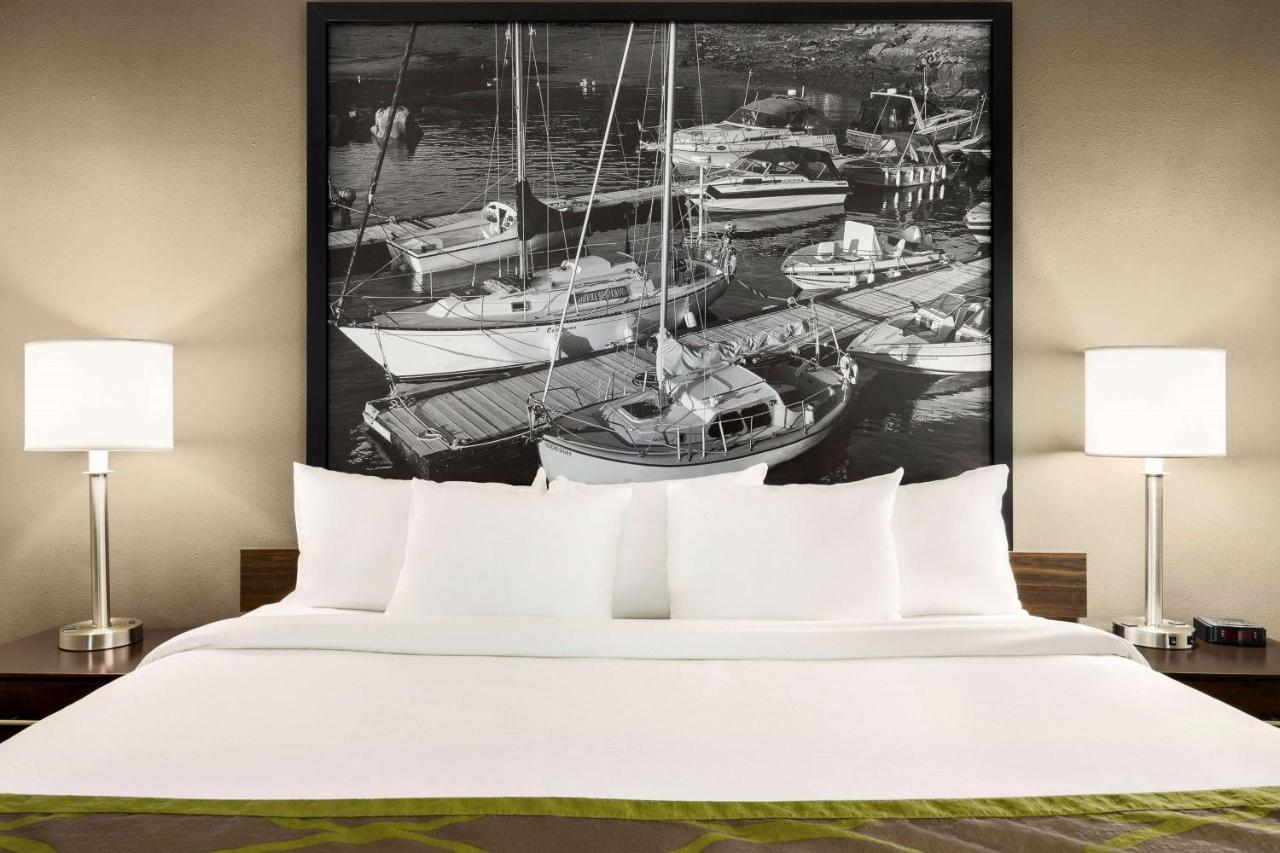Hotel Super 8 By Wyndham Sarnia On Extérieur photo