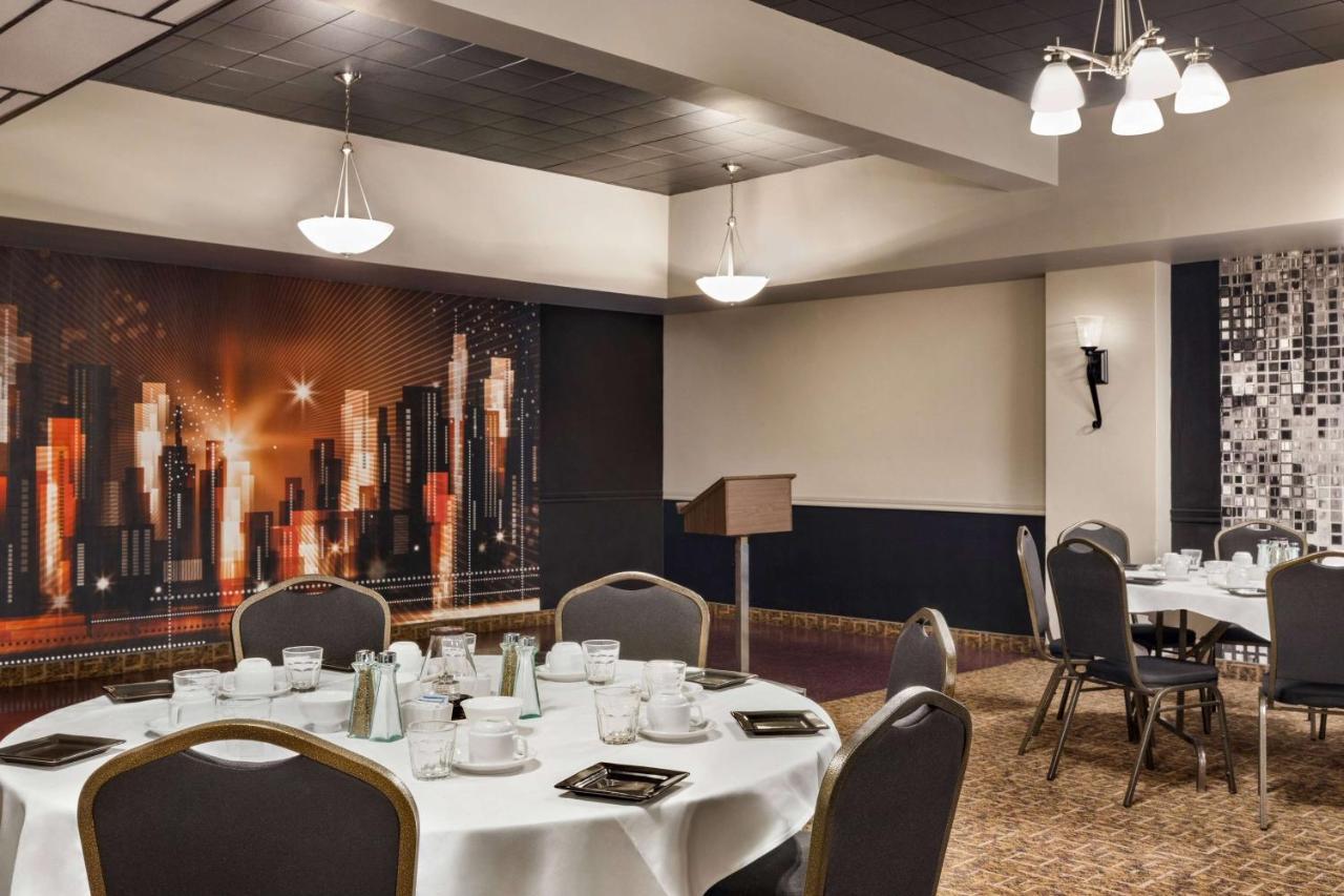 Hotel Super 8 By Wyndham Sarnia On Extérieur photo