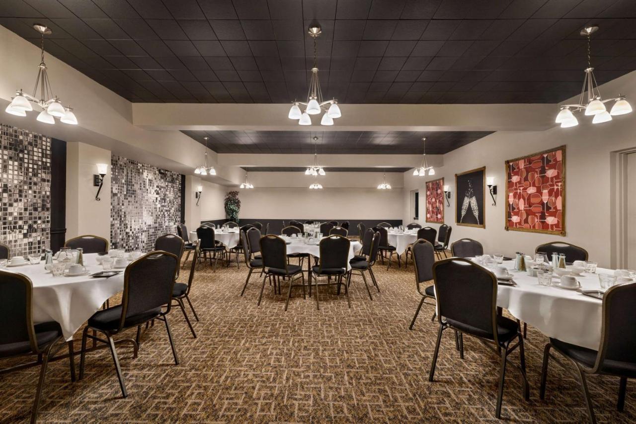 Hotel Super 8 By Wyndham Sarnia On Extérieur photo