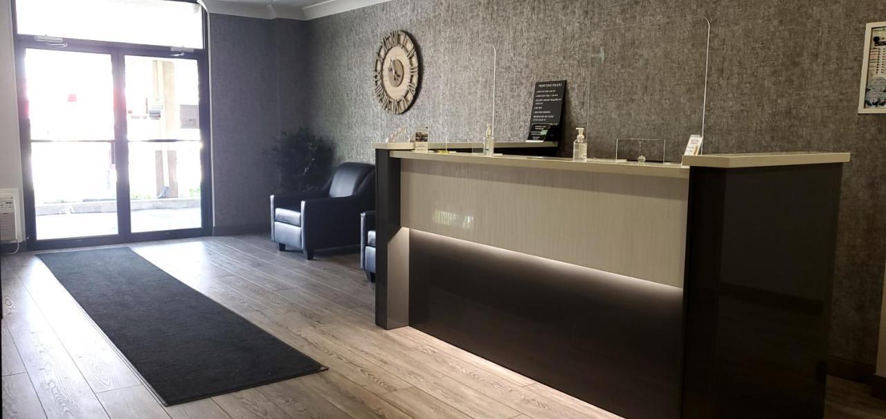 Hotel Super 8 By Wyndham Sarnia On Extérieur photo