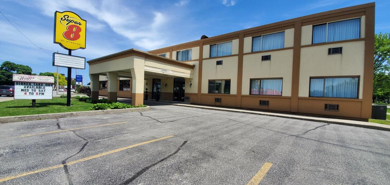 Hotel Super 8 By Wyndham Sarnia On Extérieur photo